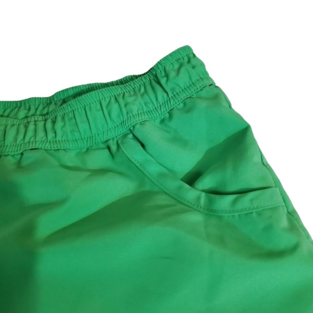 The North Face Optic Emerald Women’s Easy Wind Shorts. - Picture 3 of 5